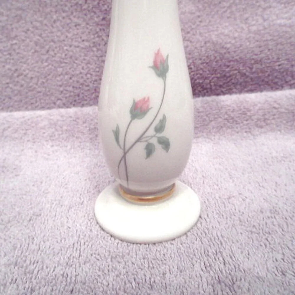 Vtg Lenox Porcelain Bud Vase 24K Gold Trim Rose Manor Cottagecore Boho Regency